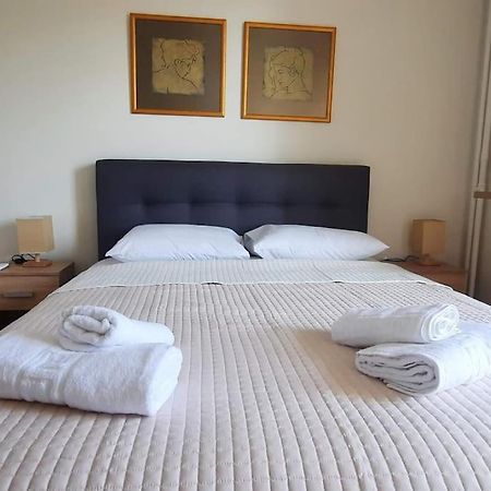 Comfort Apartment In The City Kalamata Exteriör bild